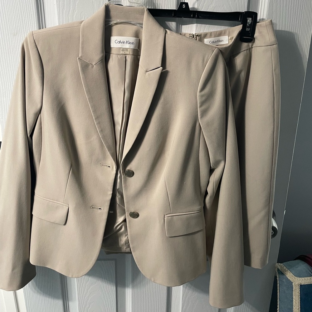 Calvin Klein Pencil Skirt in Light Beige